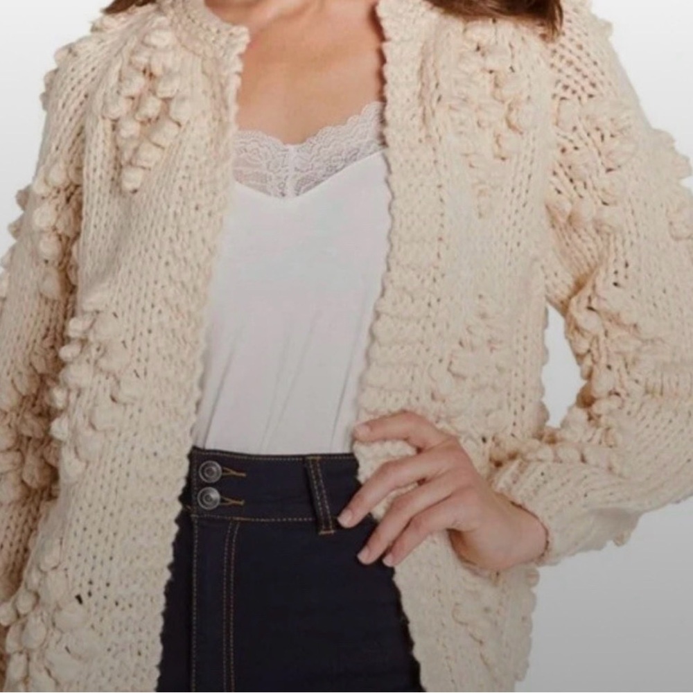 ♥️2/$10 Modcloth Chunky Bobble Cardigan